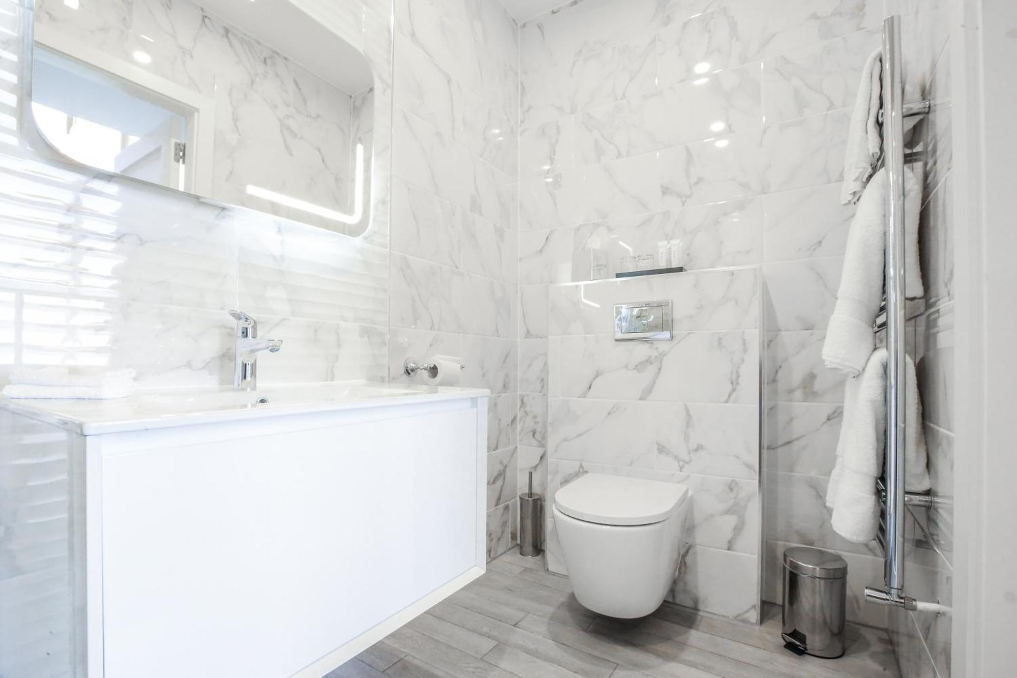 Gleesons Townhouse Booterstown Hotel Дъблин Стая снимка