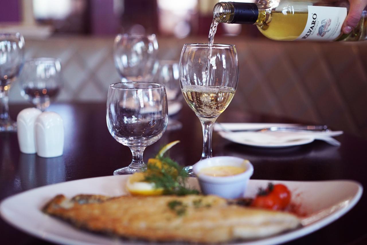 Gleesons Townhouse Booterstown Hotel Дъблин Екстериор снимка