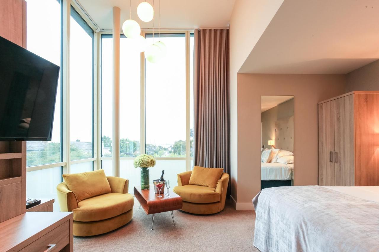 Gleesons Townhouse Booterstown Hotel Дъблин Екстериор снимка