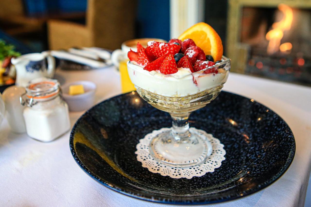Gleesons Townhouse Booterstown Hotel Дъблин Екстериор снимка