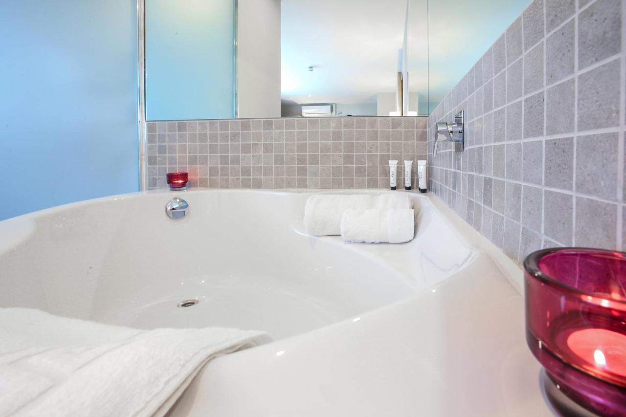 Gleesons Townhouse Booterstown Hotel Дъблин Екстериор снимка