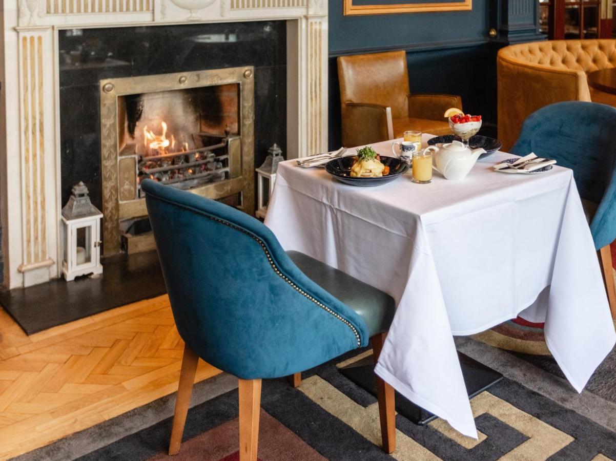 Gleesons Townhouse Booterstown Hotel Дъблин Екстериор снимка