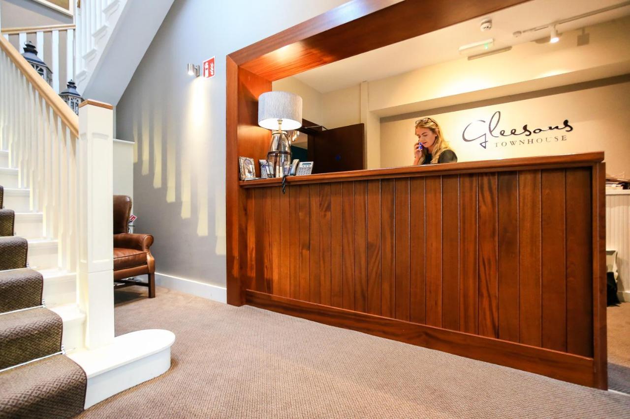 Gleesons Townhouse Booterstown Hotel Дъблин Екстериор снимка