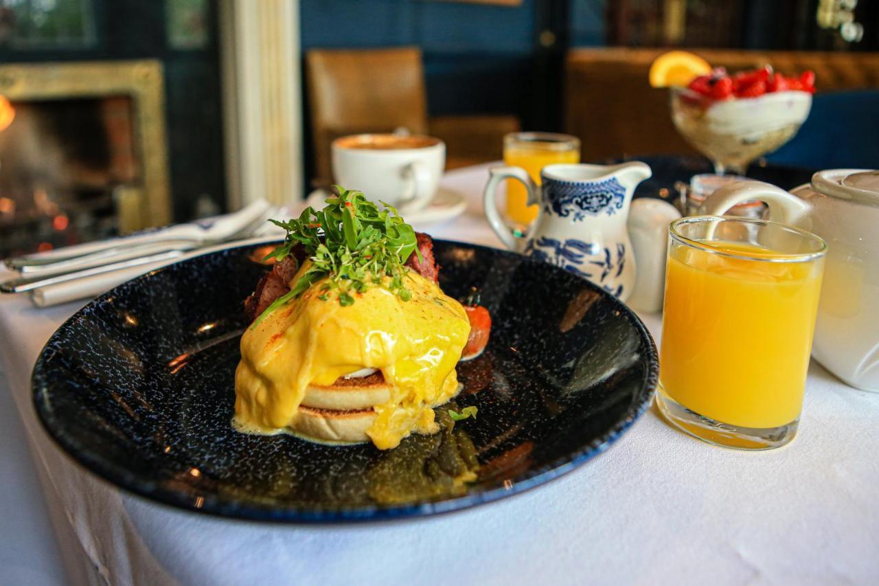Gleesons Townhouse Booterstown Hotel Дъблин Екстериор снимка