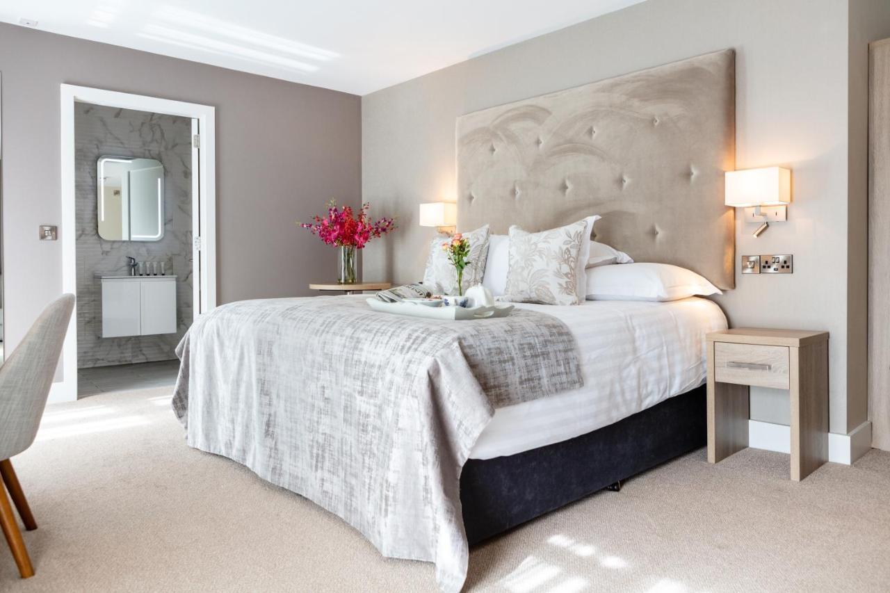 Gleesons Townhouse Booterstown Hotel Дъблин Екстериор снимка