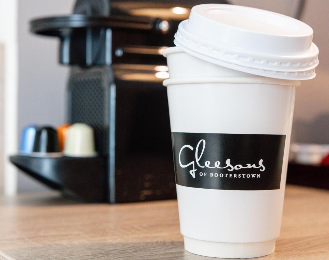 Gleesons Townhouse Booterstown Hotel Дъблин Екстериор снимка