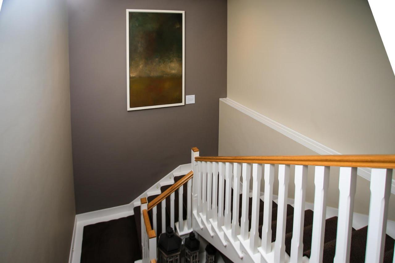 Gleesons Townhouse Booterstown Hotel Дъблин Екстериор снимка